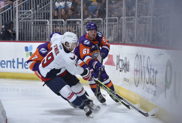 South Carolina Stingrays forward Kevin O'Neil vs. the Orlando Solar Bears