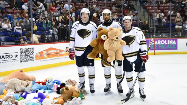 South Carolina Stingrays collect teddy bears
