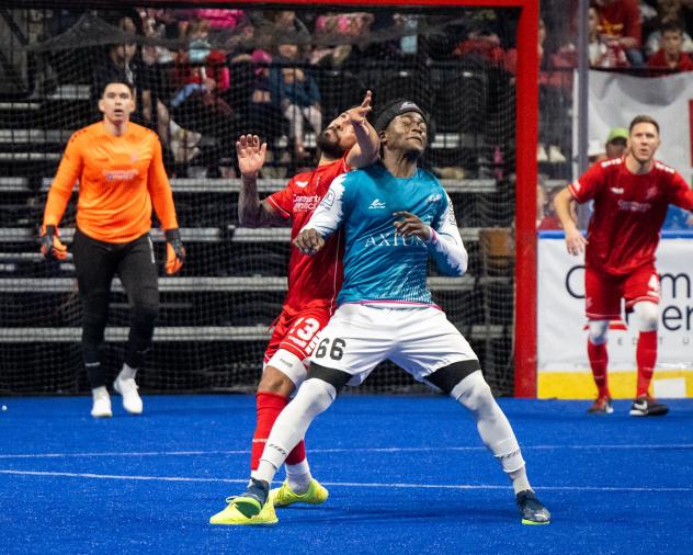 St. Louis Ambush battle the Kansas City Comets