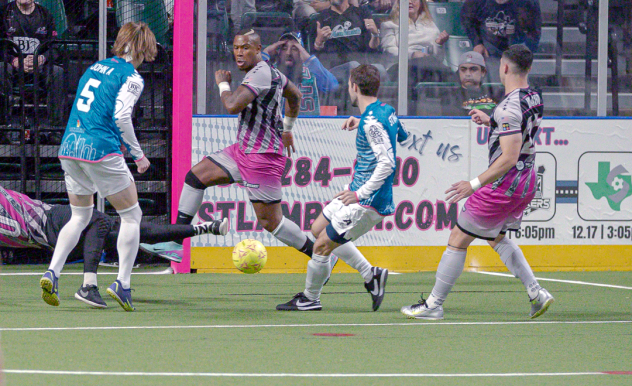 Empire Strykers battle the St. Louis Ambush