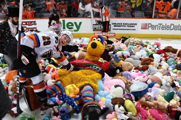 Lehigh Valley Phantoms Teddy Bear Toss aftermath