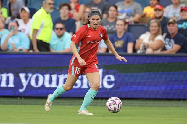 Kansas City Current defender Izzy Rodriguez