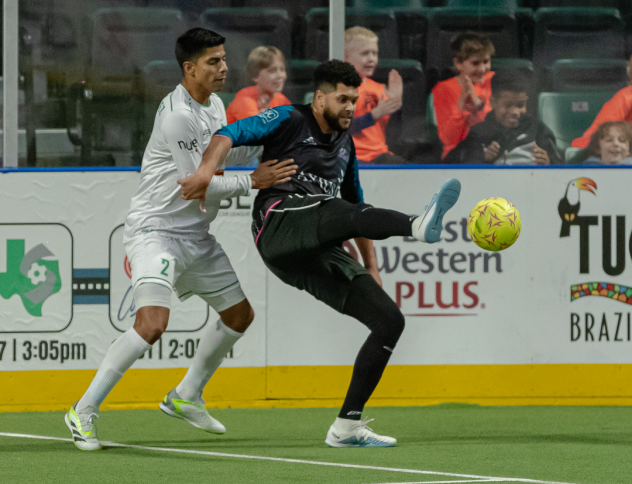 St. Louis Ambush take on the Dallas Sidekicks