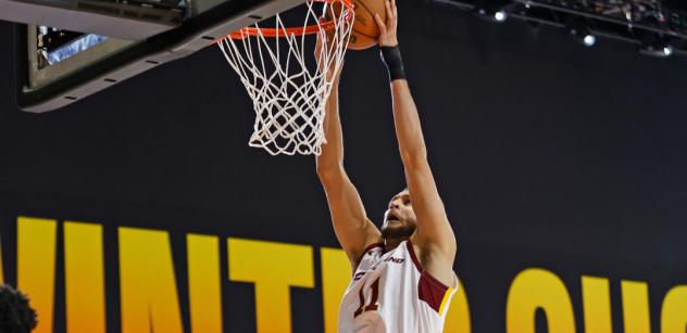 Cleveland Charge forward Pete Nance dunks against G League Ignite