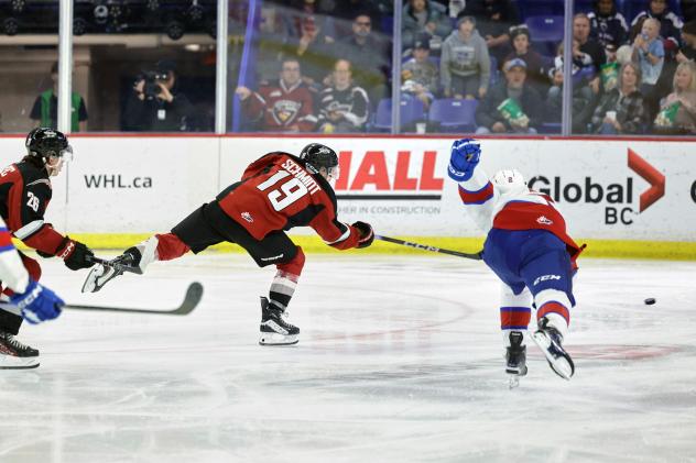 Vancouver Giants' Cameron Schmidt in action