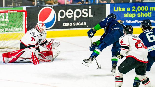 Adirondack Thunder goaltender Jeremy Brodeur vs. the Maine Mariners