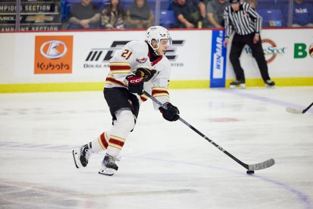 Vancouver Giants forward Adam Tiltbach