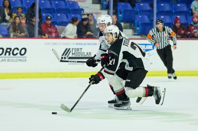 Vancouver Giants forward Adam Tiltbach