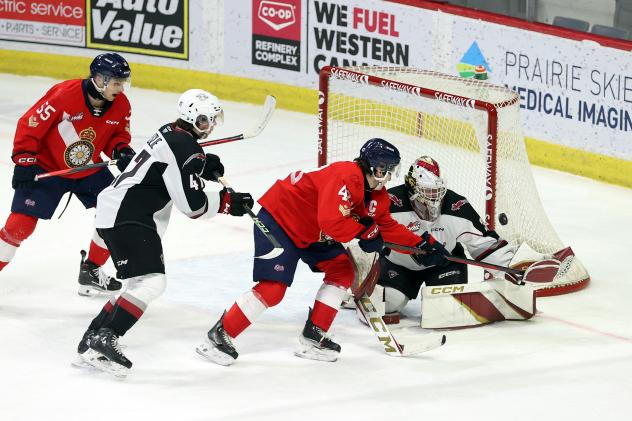 Vancouver Giants battle the Regina Pats