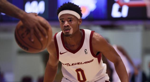Cleveland Charge guard Devontae Shuler