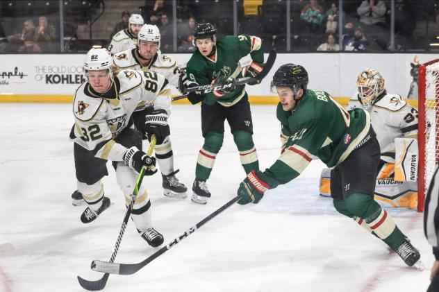 Wheeling Nailers battle the Iowa Heartlanders