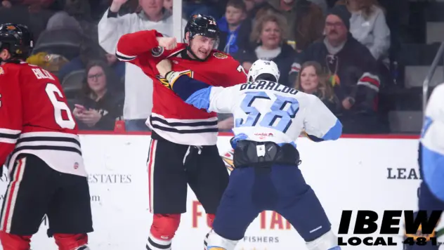 Indy Fuel's Samuel Ruffin versus Toledo Walleye's Adrien Beraldo