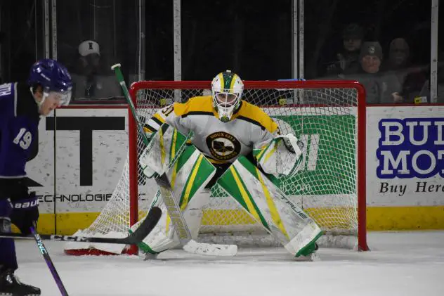 Sioux City Musketeers goaltender Samuel Urban