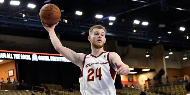 Cleveland Charge guard Justin Powell