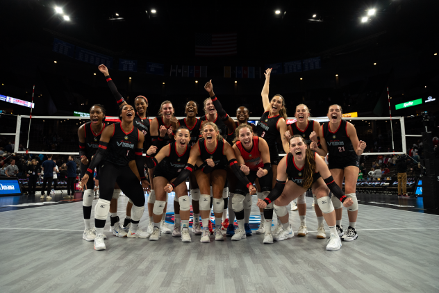 Atlanta Vibe celebrate win
