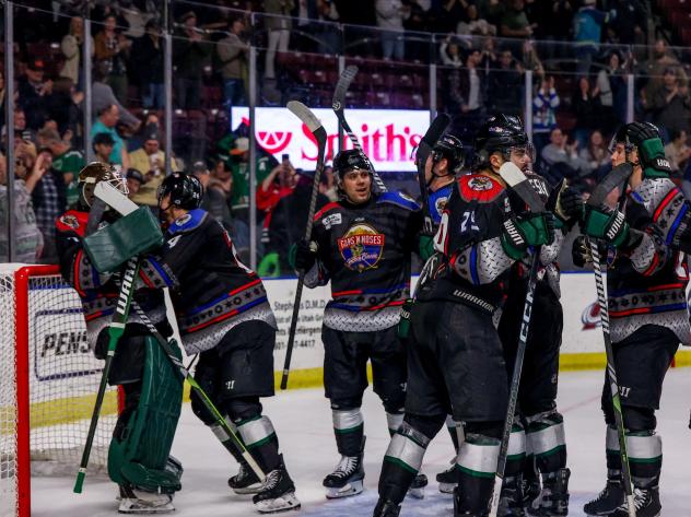 Utah Grizzlies celebrate win