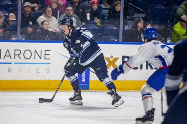 Worcester Railers handle the puck against the Trois-Rivieres Lions