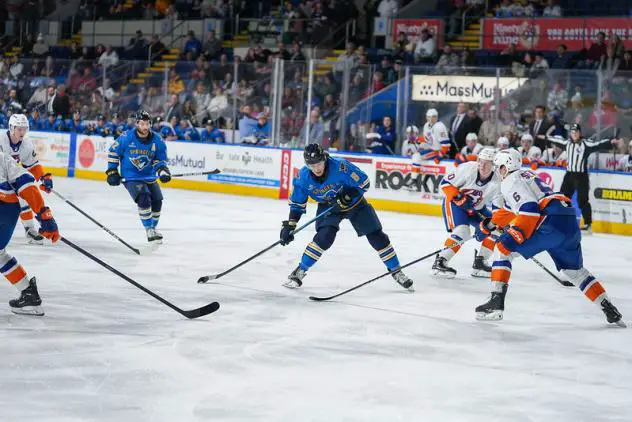 Springfield Thunderbirds forward Adam Gaudette
