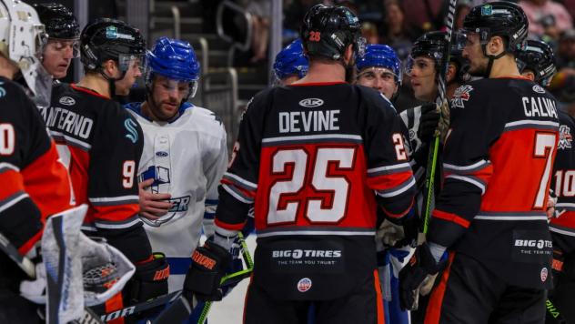 Wichita Thunder tangle with the Kansas City Mavericks