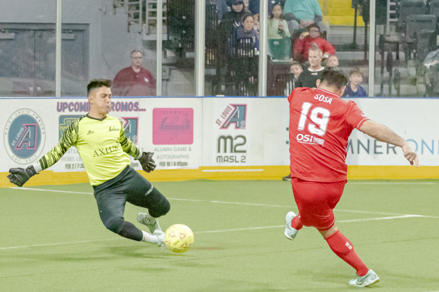St. Louis Ambush goalkeeper Paulo Nascimento stops a shot against the Kansas City Comets
