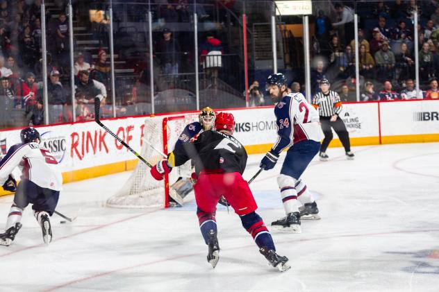 Allen Americans defend against the Tulsa Oilers