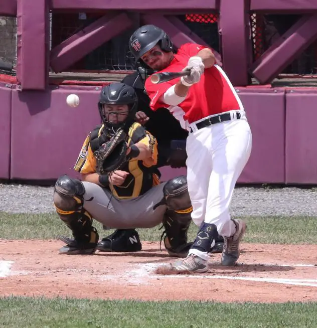 Thunder Bay Border Cats catcher Cole Ketzner