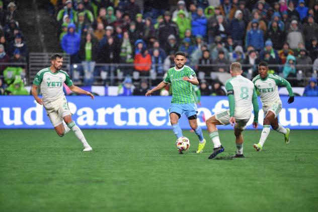 Seattle Sounders FC's Alex Roldan battles Austin FC