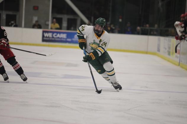 Forward Shane Bull with SUNY Oswego