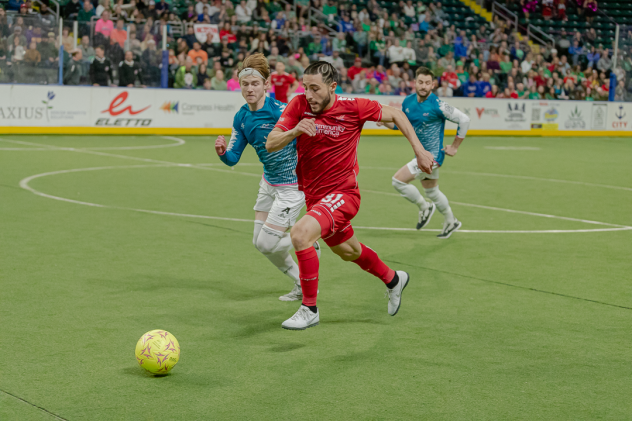 St. Louis Ambush battle the Kansas City Comets