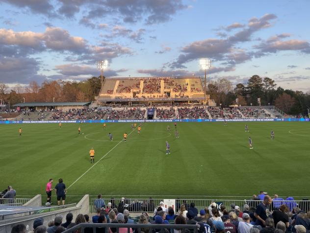 North Carolina Courage Take on the Houston Dash