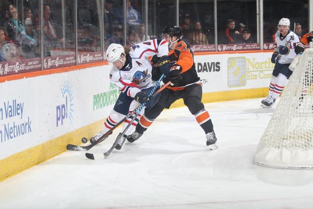 Springfield Thunderbirds battle the Lehigh Valley Phantoms