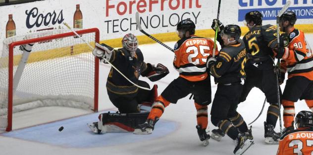 Wheeling Nailers battle the Fort Wayne Komets