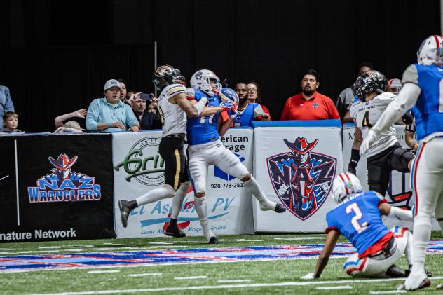 Northern Arizona Wranglers wide receiver John Maldonado catches a touchdown against the Tucson Sugar Skulls