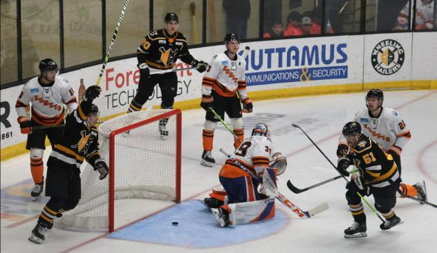 Wheeling Nailers battle the Fort Wayne Komets