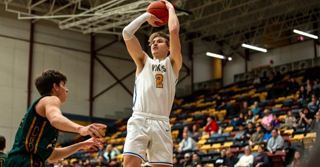 Elias Ralph with the University of Victoria Vikes