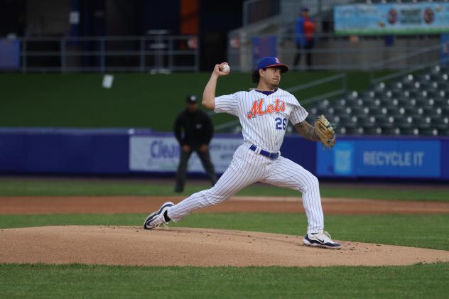 Syracuse Mets' Dom Hamel in action