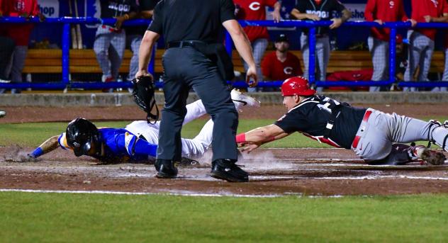 Biloxi Shuckers and the Chattanooga Lookouts in action