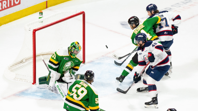 Saginaw Spirit battle the London Knights