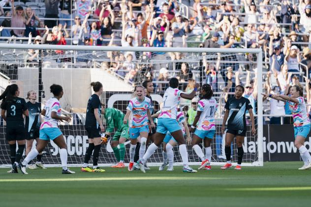 San Diego Wave FC react following a Hanna Lundkvist goal