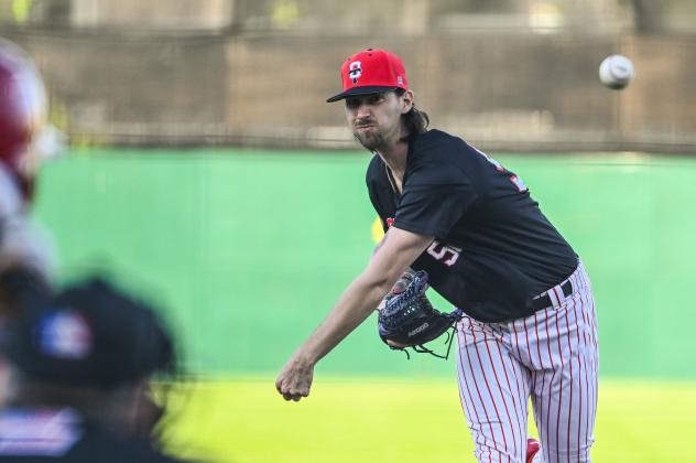 Ottawa Titans pitcher Grant Larson
