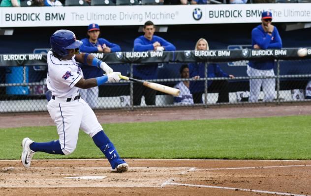 Syracuse Mets' Luisangel Acuña at bat