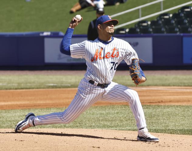 Syracuse Mets pitcher Jose Butto