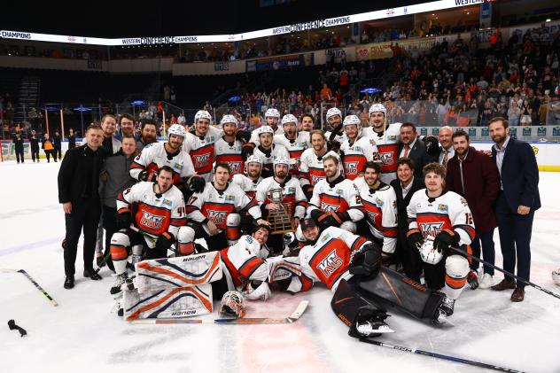 Kansas City Mavericks pose after winning the Western Conference title