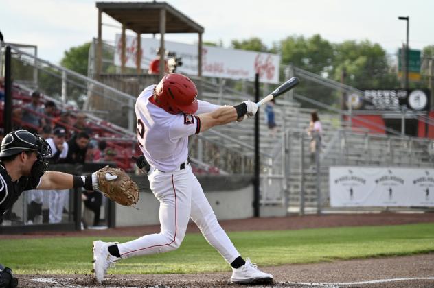 Sioux City Explorers at bat