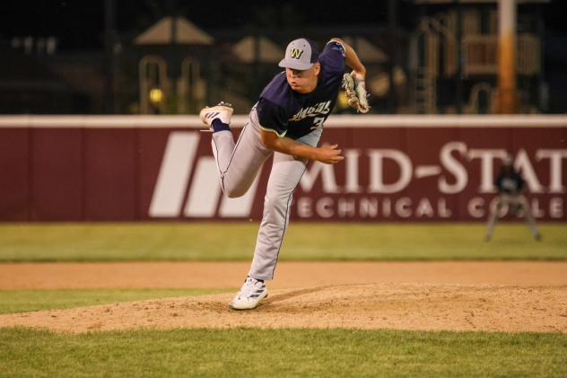 Wausau Woodchucks pitcher Tyler Smith
