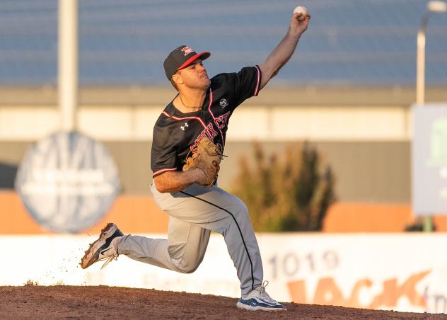 Sioux City Explorers' Austin Drury in action