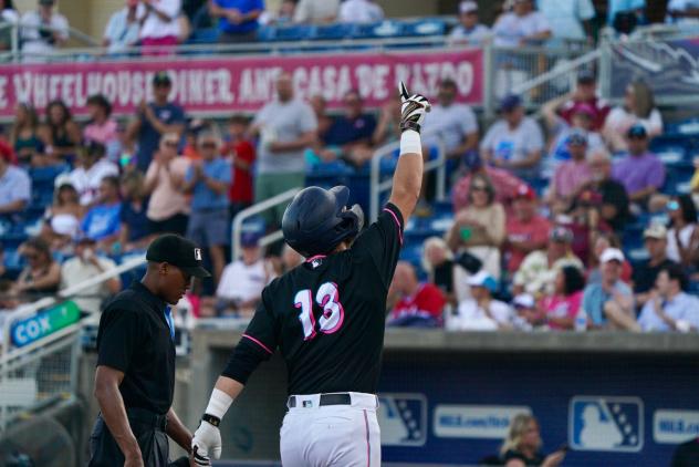 Pensacola Blue Wahoos catcher Joe Mack