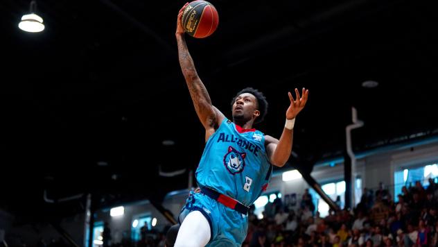 Montreal Alliance forward Jordan Bowden