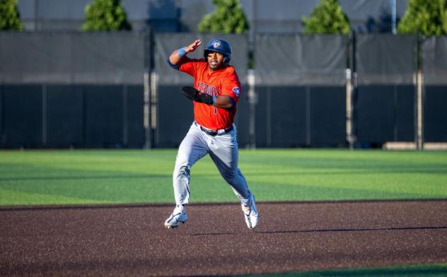 Lincoln Saltdogs outfielder Nick Anderson