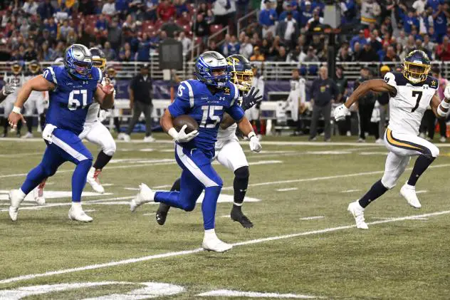 St. Louis Battlehawks running back Jacob Saylors breaks into the open